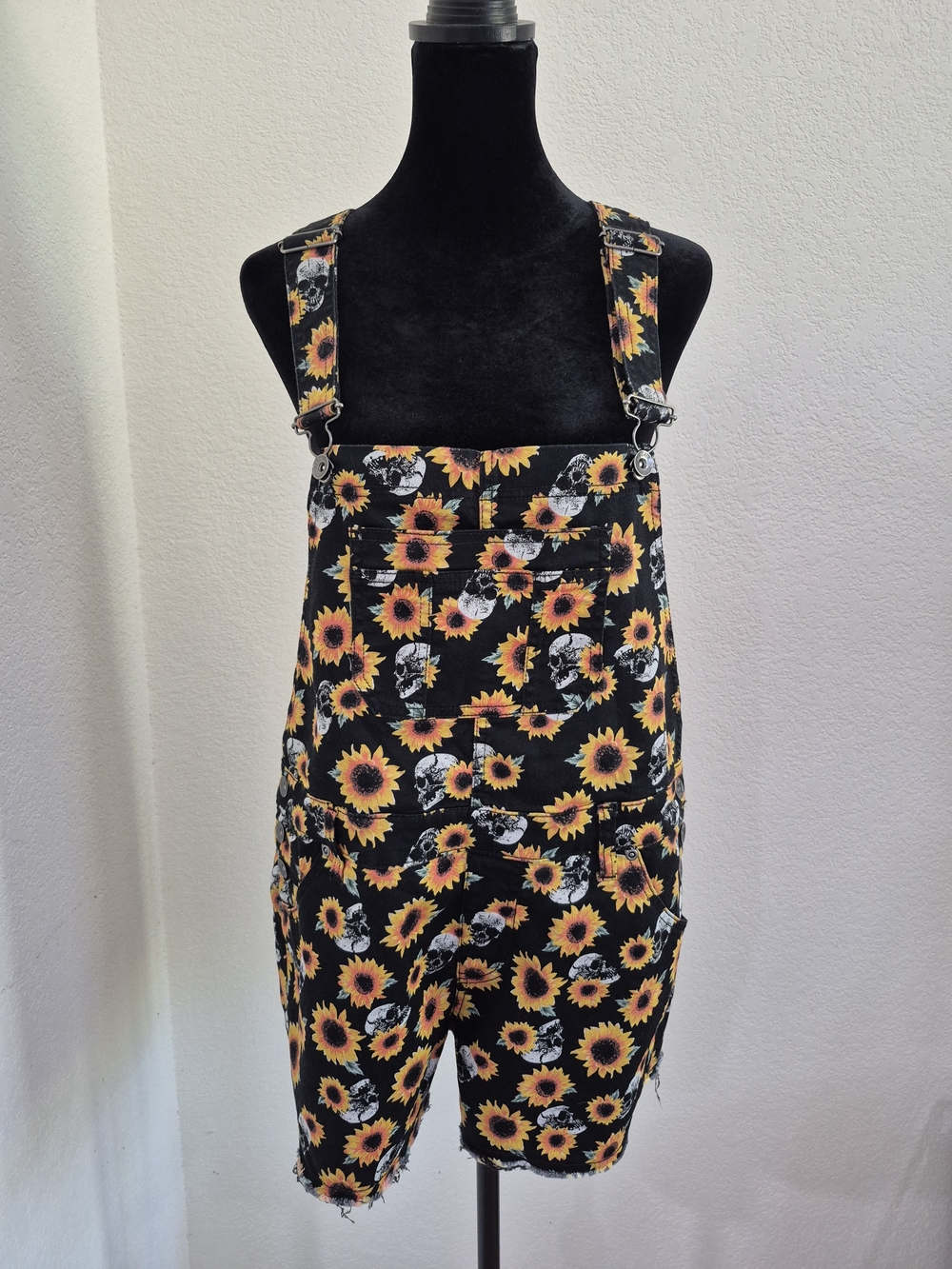 Hot Topic Black Sunflower Skull Short Overalls
